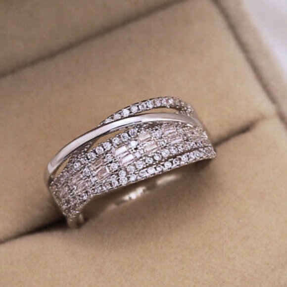 NEW 925 Sterling Silver Beautiful Ring - Picture 6 of 6